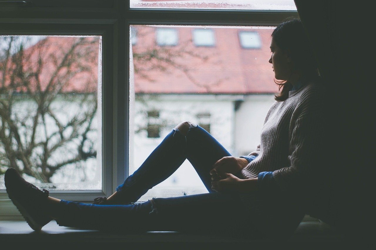 Jeune femme en pleine depression